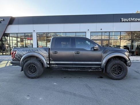 Used 2018 Ford F150 Raptor w/ Equipment Group 802A Luxury image 8