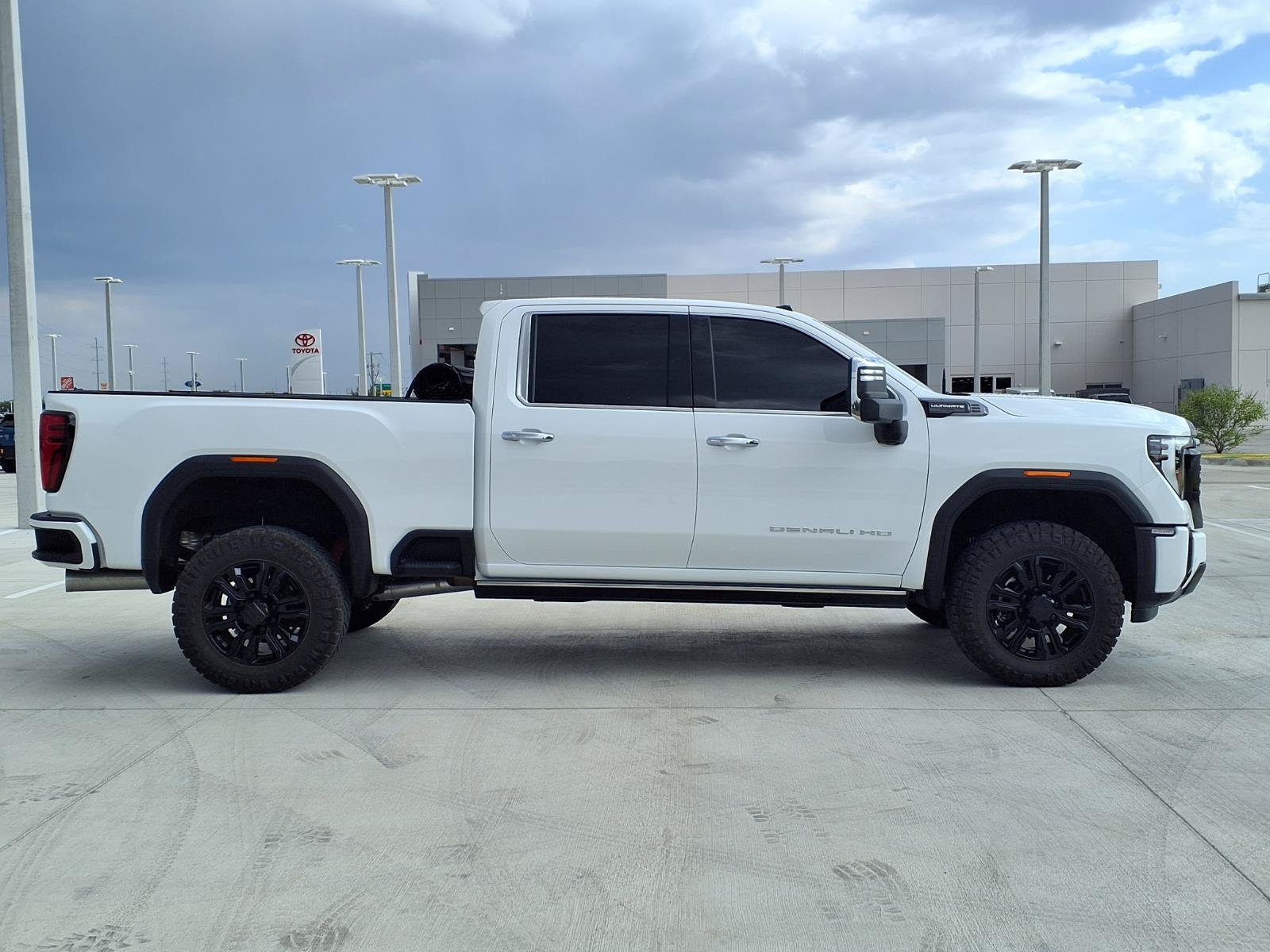Used 2026 GMC Sierra 2500 Denali Ultimate AWD/4WD image 10