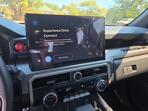 Used 2025 Toyota Tacoma TRD Sport AWD/4WD image 15