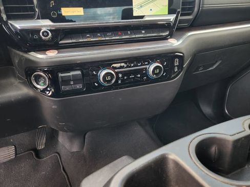 Used 2025 GMC Sierra 1500 SLT RWD image 18