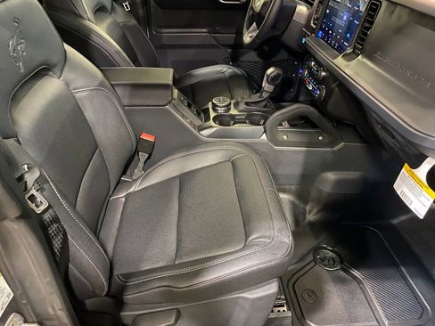 New 2025 Ford Bronco Badlands image 21