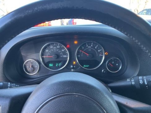 Used 2015 Jeep Wrangler Unlimited Rubicon w/ Dual Top Group image 19