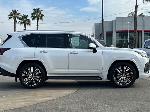 Certified 2024 Lexus LX 600 4WD w/ Luxury Package image 3
