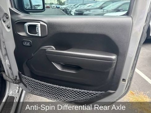 Used 2023 Jeep Wrangler Unlimited Sport AWD/4WD image 29