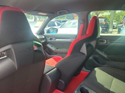 Used 2023 Honda Civic Type R image 10