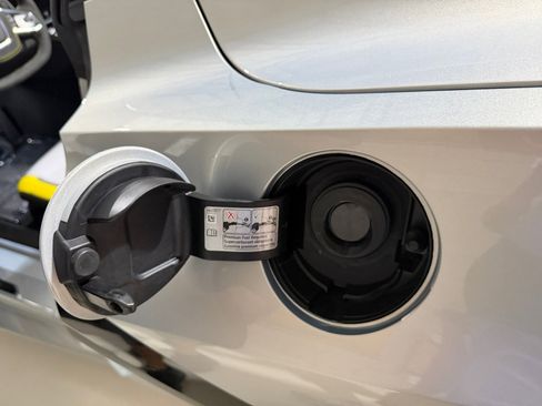 Used 2021 Chevrolet Corvette Stingray Premium Conv w/ Z51 Performance Package image 48