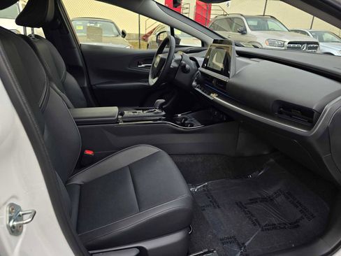Used 2026 Toyota Prius Plug-In Hybrid image 11