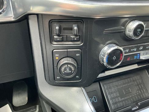 Used 2022 Ford F150 Lariat w/ Equipment Group 502A High image 29