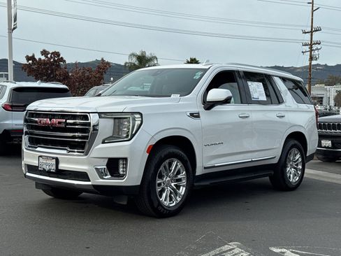 Certified 2021 GMC Yukon SLT w/ SLT Luxury Plus Package image 2