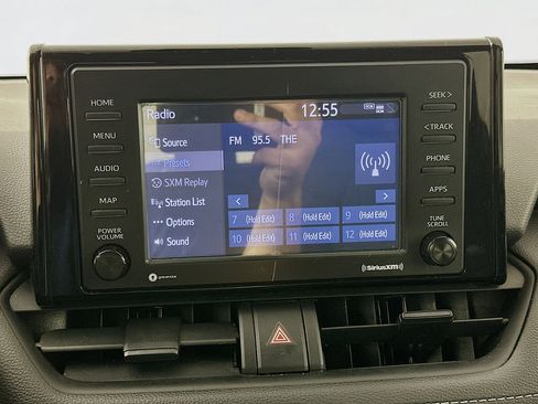 Used 2021 Toyota RAV4 XLE AWD/4WD image 21