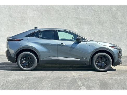New 2026 Subaru Uncharted Premium FWD image 2