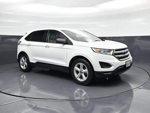 Used 2017 Ford Edge SE FWD image 19