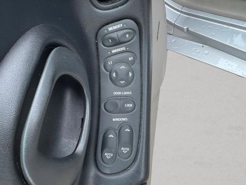 Used 1998 Chevrolet Corvette Coupe w/ Memory Pkg RWD image 15