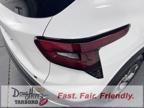 New 2025 Chevrolet Trax LT w/ Sunroof Package image 14