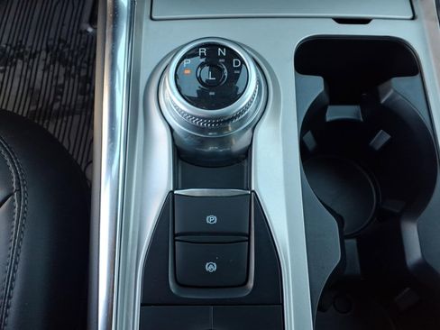 Certified 2022 Ford Explorer XLT w/ Equipment Group 202A image 20