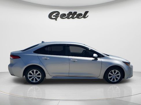 Used 2025 Toyota Corolla LE FWD image 4