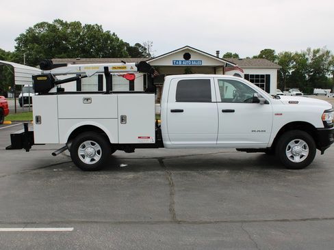 Used 2022 RAM 2500 Tradesman AWD/4WD image 9