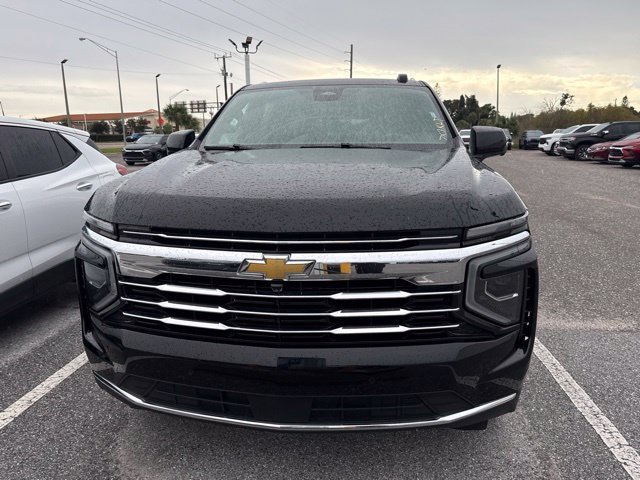 Used 2025 Chevrolet Suburban LT RWD image 7