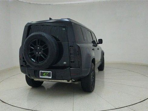 Used 2024 Land Rover Defender 110 S image 70