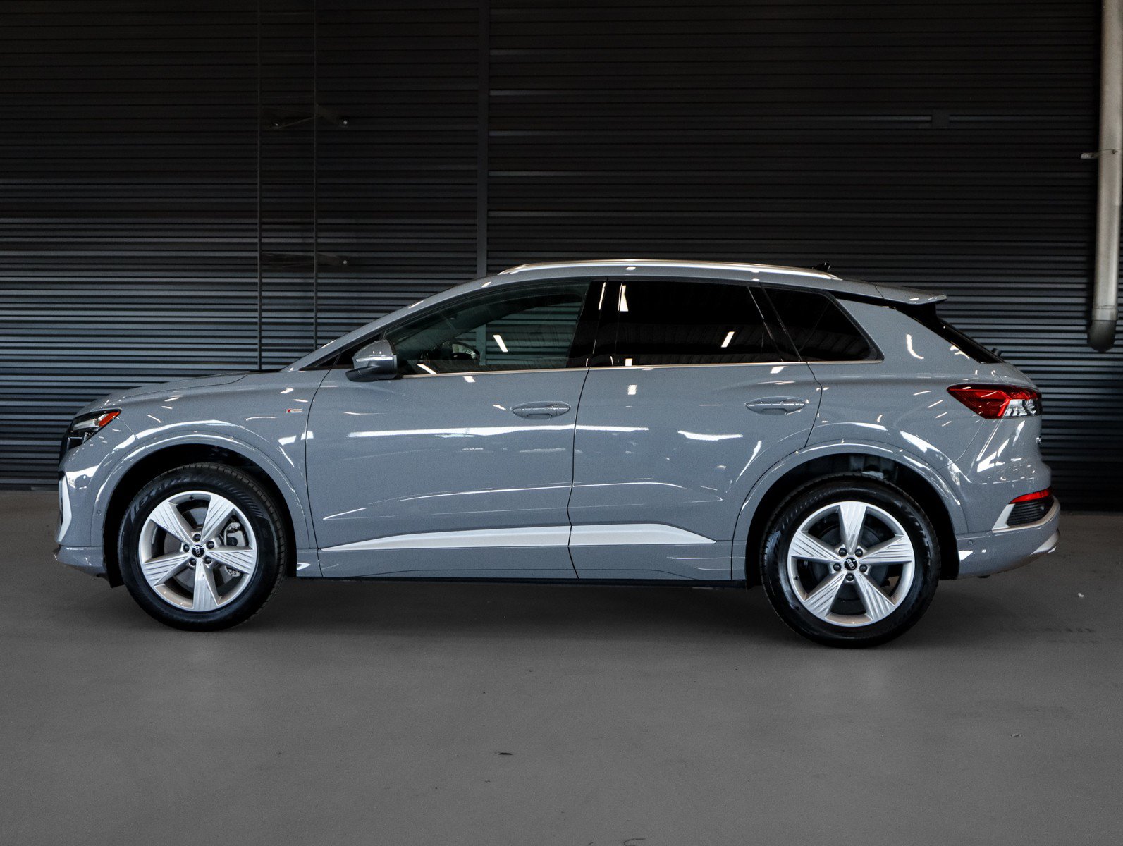 Used 2023 Audi Q4 e-tron Premium Plus AWD/4WD image 10