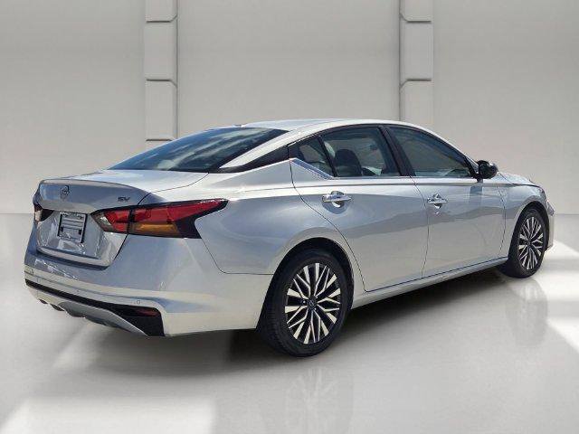Used 2024 Nissan Altima 2.5 SV FWD image 5