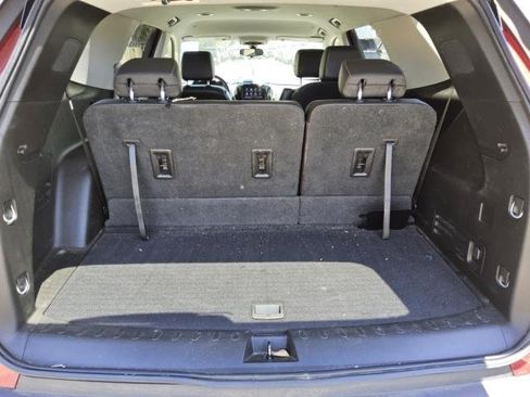 Used 2020 Chevrolet Traverse LT FWD image 11