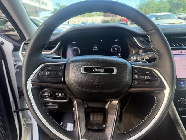 Used 2023 Jeep Grand Cherokee L Limited AWD/4WD image 12