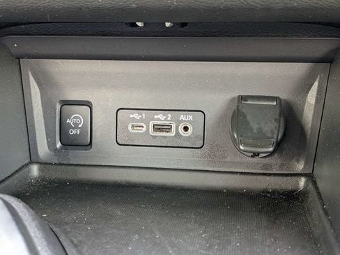 Used 2025 Nissan Sentra SR FWD image 28