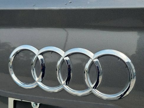 Used 2018 Audi Q7 3.0T Premium Plus w/ Premium Plus Package AWD/4WD image 9