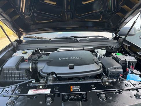 Used 2022 Chevrolet Colorado W/T w/ WT Convenience Package AWD/4WD image 34