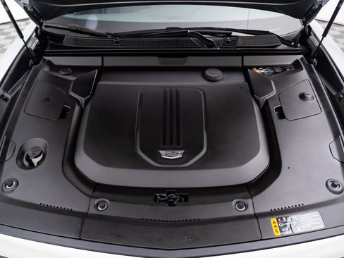 Certified 2024 Cadillac Lyriq Luxury w/ LPO, Floor Liner Package image 34