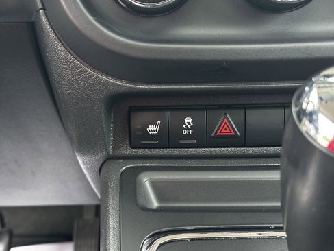 Used 2017 Jeep Patriot High Altitude AWD/4WD image 23