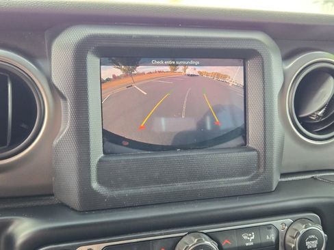 Used 2019 Jeep Wrangler Unlimited Sport S image 23