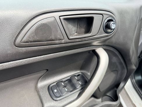 Used 2011 Ford Fiesta SE w/ 202A Rapid Spec Order Code FWD image 7