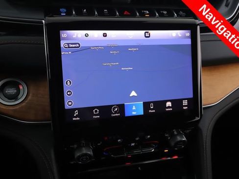 Used 2022 Jeep Grand Cherokee Summit AWD/4WD image 5