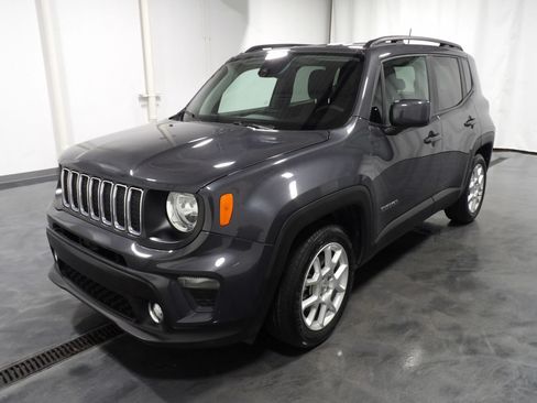 Used 2021 Jeep Renegade Latitude FWD image 3