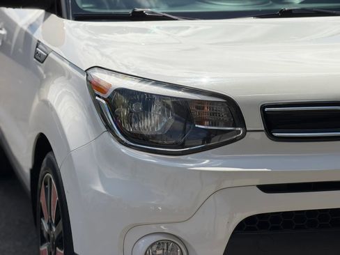 Used 2018 Kia Soul + FWD image 10