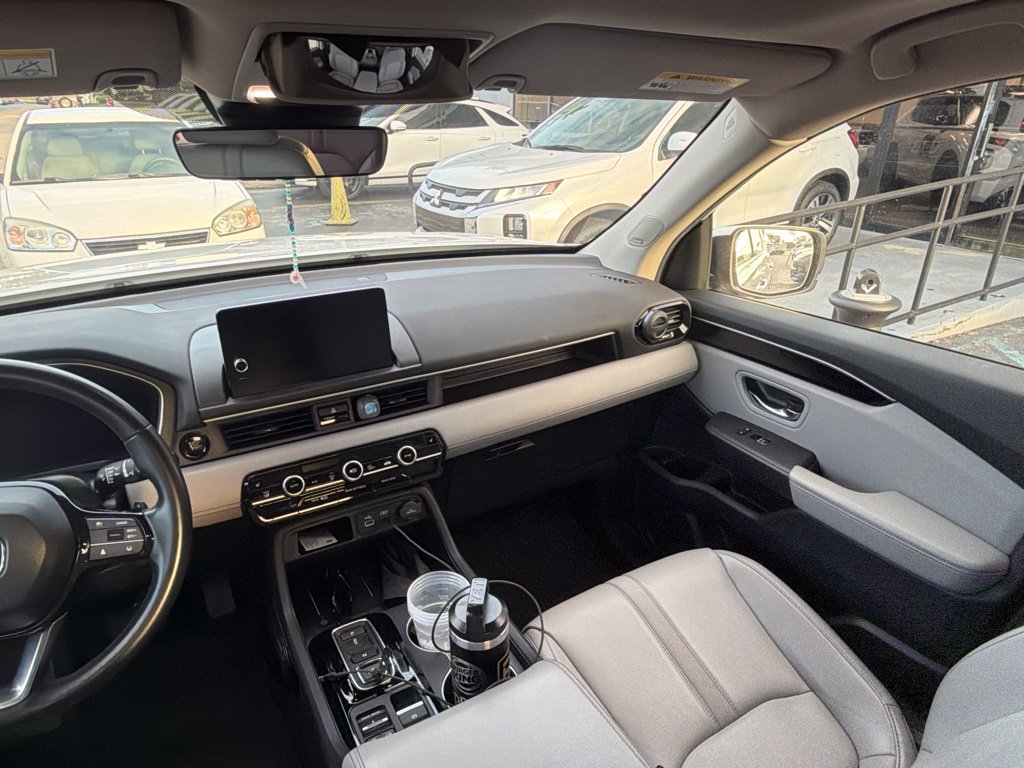 Used 2024 Honda Pilot Touring image 10