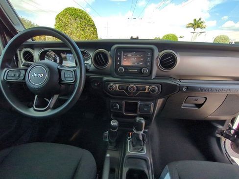 Used 2018 Jeep Wrangler Sport image 14
