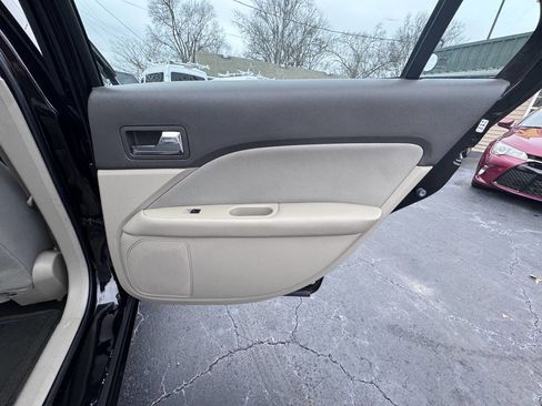 Used 2012 Ford Fusion SE image 30