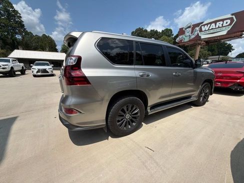 Used 2022 Lexus GX 460 Luxury w/ Sport Design Package AWD/4WD image 10