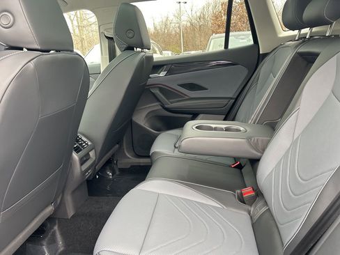 New 2026 Volkswagen Tiguan SE AWD/4WD image 27