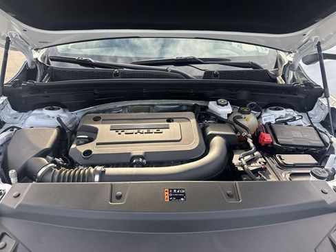 Certified 2023 Buick Envision Essence FWD image 28