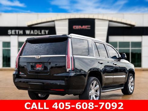 Used 2018 Cadillac Escalade Luxury RWD image 7