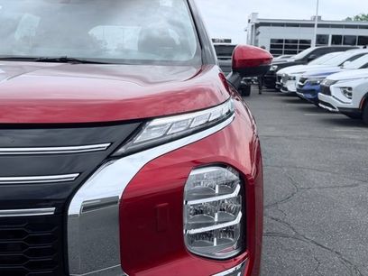 Used 2025 Mitsubishi Outlander SE