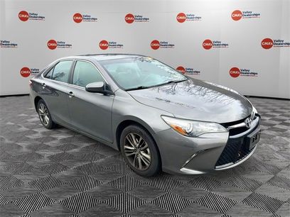 Used 2016 Toyota Camry SE w/ Moonroof Package