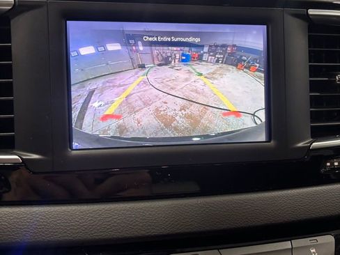 Used 2024 Chrysler Voyager LX image 18