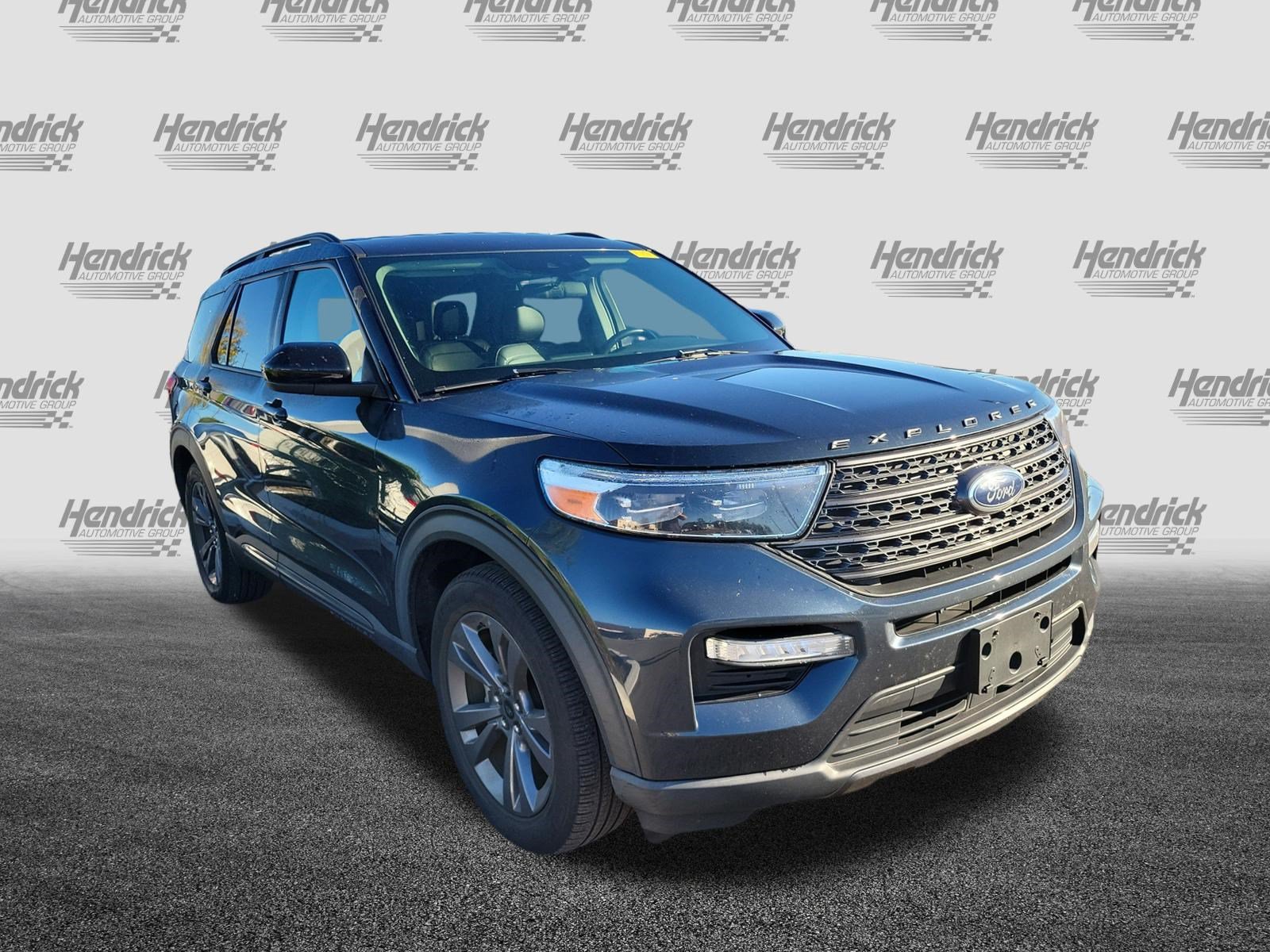 Used 2023 Ford Explorer XLT w/ Equipment Group 202A RWD image 2