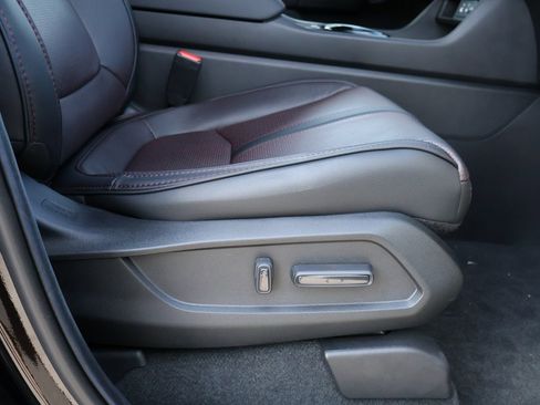 New 2025 Honda Pilot Black Edition image 9