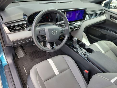 Used 2025 Toyota Camry SE w/ Multimedia Upgrade Package FWD image 8